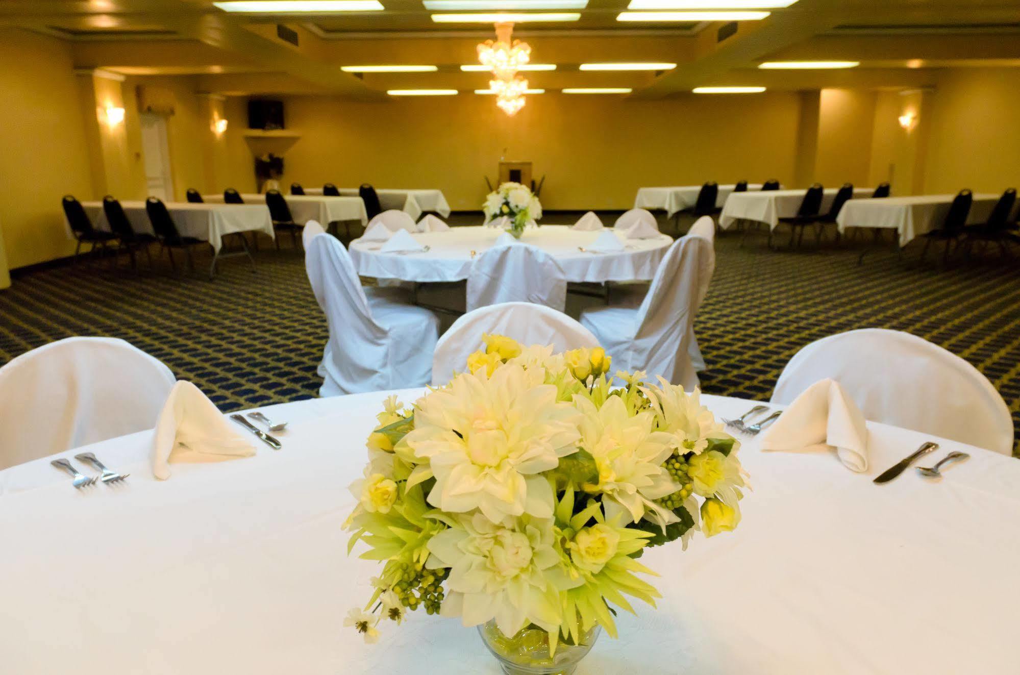 Hotel M Morgantown - Wvu Area エクステリア 写真